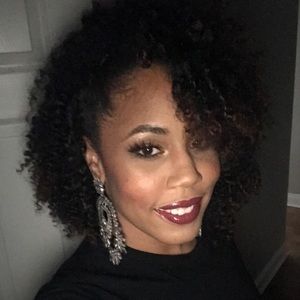 Meet your Posher, Detra